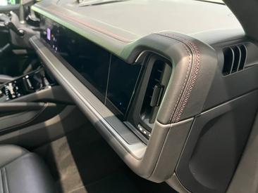Porsche Cayenne III Turbo E-Hybrid — photo 24