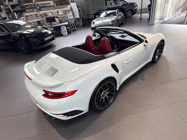 Porsche 991 II Turbo S Cabriolet — photo 32