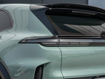 Porsche Cayenne E4 Turbo Electric — photo 13