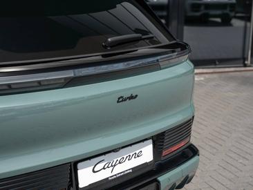 Porsche Cayenne E4 Turbo Electric — photo 14
