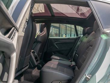 Porsche Cayenne E4 Turbo Electric — photo 17