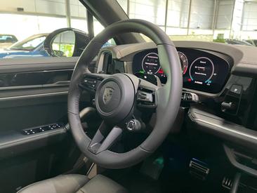 Porsche Cayenne III Turbo E-Hybrid — photo 32