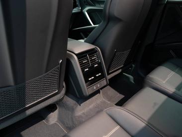Porsche Cayenne E4 Turbo Electric — photo 22