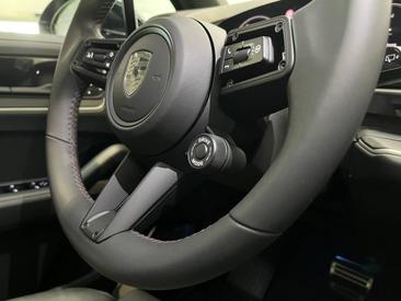 Porsche Cayenne III Turbo E-Hybrid — photo 39