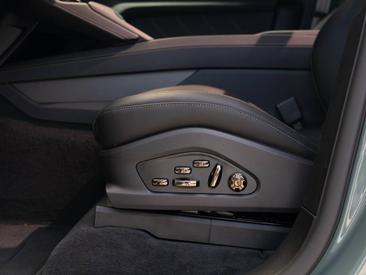 Porsche Cayenne E4 Turbo Electric — photo 26