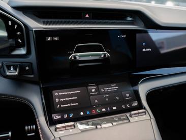 Porsche Cayenne E4 Turbo Electric — photo 31