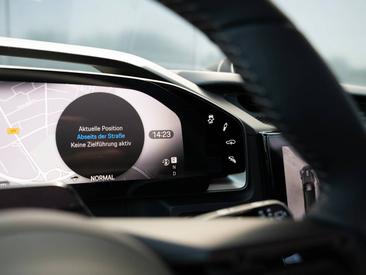 Porsche Cayenne E4 Turbo Electric — photo 45