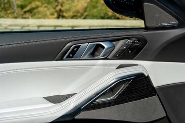 BMW X6 M Sport 30d — photo 22
