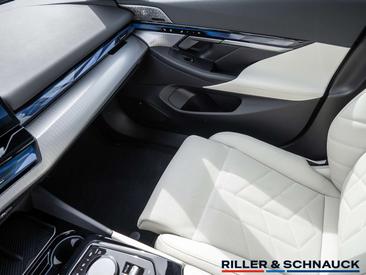 BMW I5 M60 XDrive — photo 15