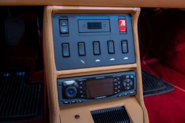 Ferrari Mondial T — photo 21