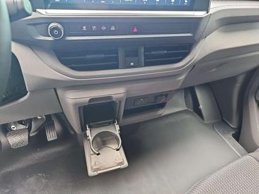 Volkswagen Transporter — photo 12