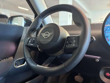 Mini Electric Classic Cooper SE — photo 15