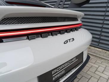 Porsche 911 GT3 — photo 21