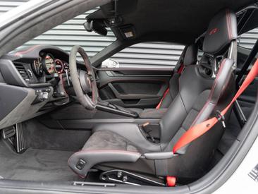 Porsche 911 GT3 — photo 37
