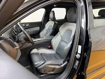 Volvo XC60 B4 R-Design — photo 12