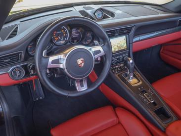 Porsche 911 Cabriolet Turbo S — photo 13