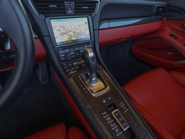 Porsche 911 Cabriolet Turbo S — photo 19