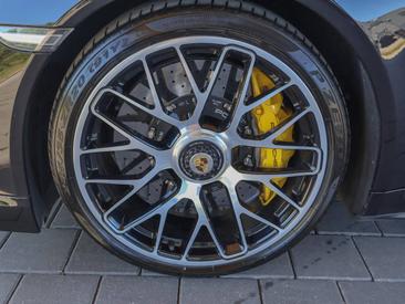 Porsche 911 Cabriolet Turbo S — photo 24