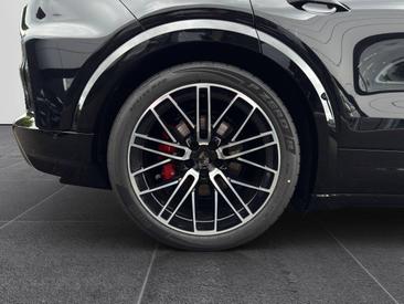 Porsche Cayenne III Turbo Electric — photo 24