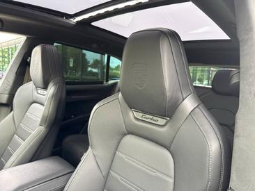 Porsche Cayenne III Turbo Electric — photo 31