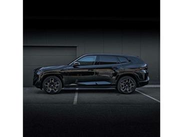 BMW XM 50e — photo 3