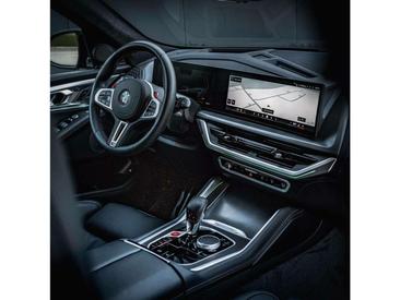 BMW XM 50e — photo 11