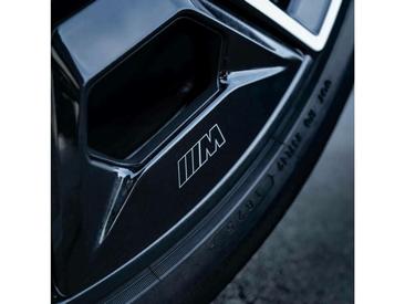 BMW XM 50e — photo 27