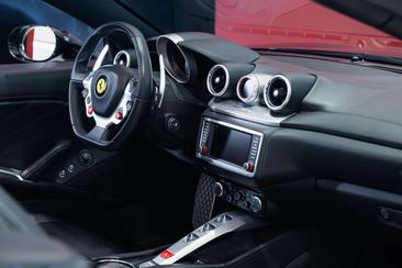 Ferrari California T — photo 9