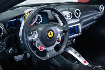 Ferrari California T — photo 25
