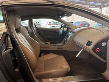 Aston Martin Virage — photo 8