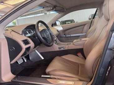 Aston Martin Virage — photo 20