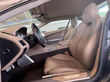 Aston Martin Virage — photo 21