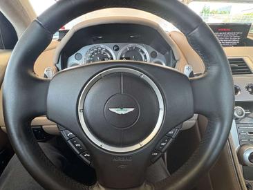 Aston Martin Virage — photo 24