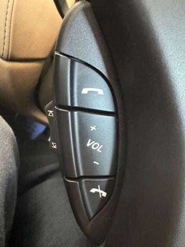 Aston Martin Virage — photo 26