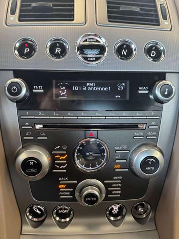 Aston Martin Virage — photo 34
