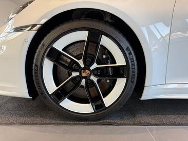 Porsche 911 Cabriolet Carrera S — photo 9