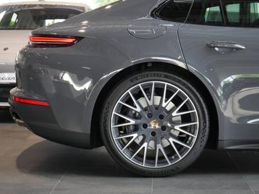 Porsche Panamera 4 E-Hybrid — photo 9