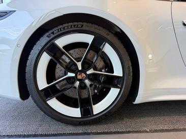 Porsche 911 Cabriolet Carrera S — photo 11