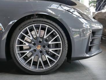Porsche Panamera 4 E-Hybrid — photo 10