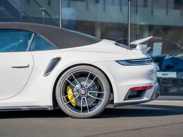Porsche 911 Cabriolet Turbo S — photo 14