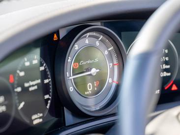 Porsche 911 Cabriolet Turbo S — photo 18