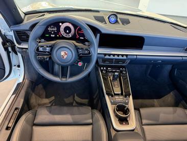 Porsche 911 Cabriolet Carrera S — photo 17