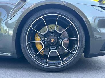 Porsche 911 Cabriolet Turbo S — photo 19