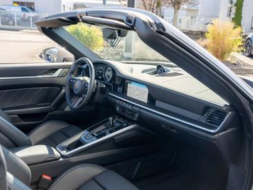 Porsche 911 Cabriolet Turbo S — photo 20