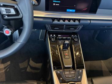 Porsche 911 Cabriolet Carrera S — photo 18
