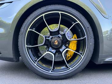 Porsche 911 Cabriolet Turbo S — photo 21