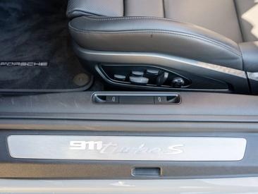 Porsche 911 Cabriolet Turbo S — photo 23
