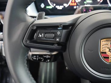 Porsche Panamera 4 E-Hybrid — photo 17