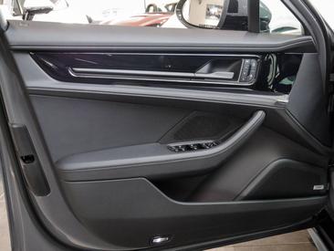 Porsche Panamera 4 E-Hybrid — photo 22