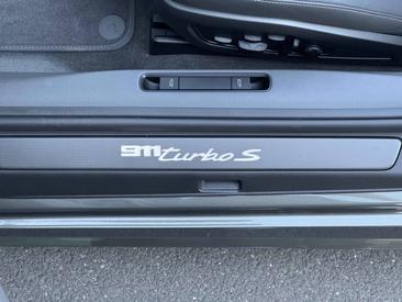 Porsche 911 Cabriolet Turbo S — photo 32